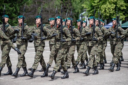 Pododdział z Westerplatte na święcie 16 pułku