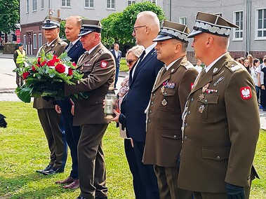 Pododdział z Westerplatte na święcie 16 pułku