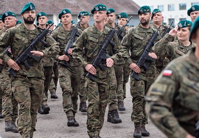 Pododdział z Westerplatte na święcie 16 pułku