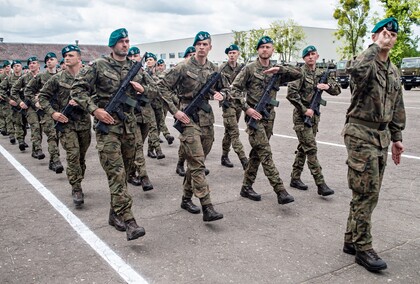 Pododdział z Westerplatte na święcie 16 pułku