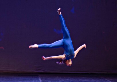 Taneczna osiemnastka szkoły Broadway