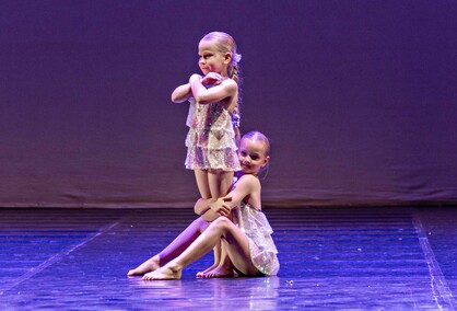 Taneczna osiemnastka szkoły Broadway