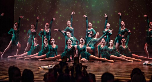 Taneczna osiemnastka szkoły Broadway