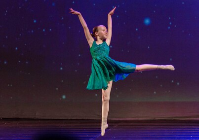 Taneczna osiemnastka szkoły Broadway