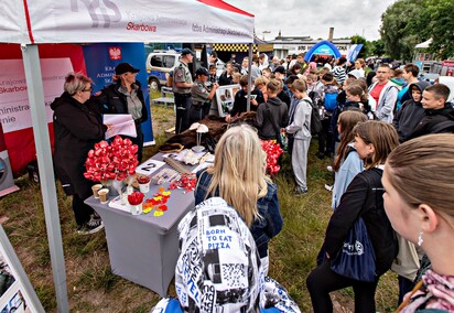 Wakacje tuż, tuż. Jak spędzić je bezpiecznie?