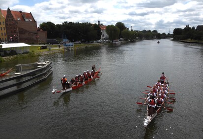 Smocze łodzie na rzece Elbląg