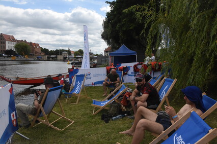 Smocze łodzie na rzece Elbląg