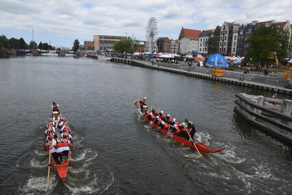 Smocze łodzie na rzece Elbląg