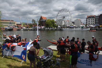 Smocze łodzie na rzece Elbląg