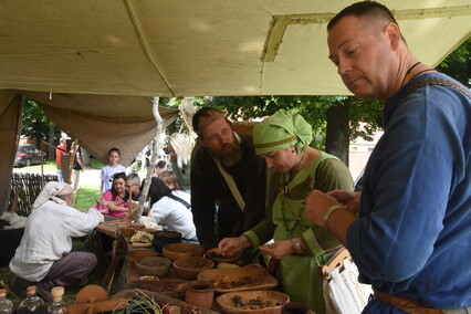 Truso na dziedzińcu muzeum