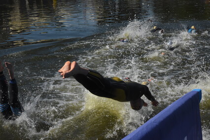 Triathloniści w sercu starówki