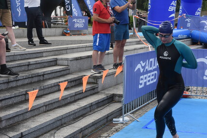 Triathloniści w sercu starówki