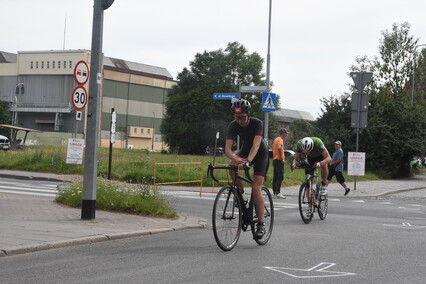 Triathloniści w sercu starówki