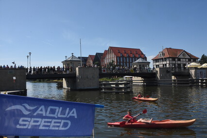 Triathloniści w sercu starówki