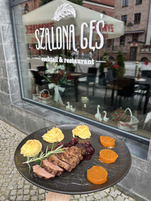 Kulinarna podróż z Szaloną Gęsią