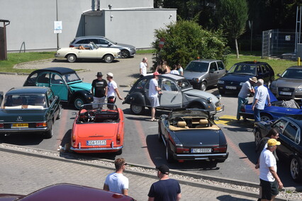 Hamburger w dłoń i w drogę