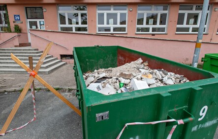 „Śmierdzi tak, że okna nie można otworzyć”