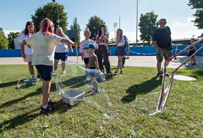Symulator zderzeń, alkogogle i inne atrakcje na Kalbarze