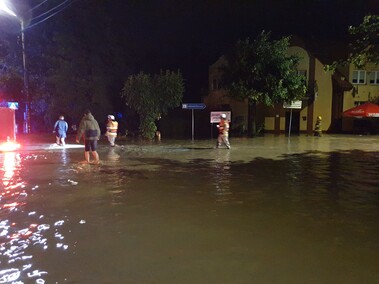 Tolkmicko całą noc walczyło z żywiołem