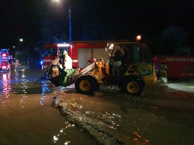 Tolkmicko całą noc walczyło z żywiołem