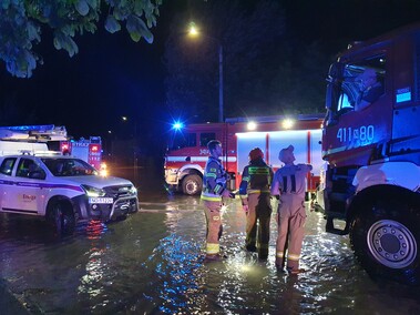 Tolkmicko całą noc walczyło z żywiołem