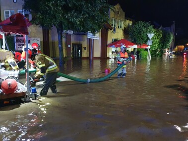 Tolkmicko całą noc walczyło z żywiołem