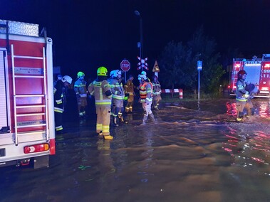 Tolkmicko całą noc walczyło z żywiołem