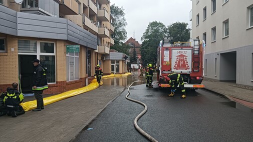 Kumiela też wylała. Zalana ul. Związku Jaszczurczego i okolice