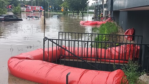 Kumiela też wylała. Zalana ul. Związku Jaszczurczego i okolice
