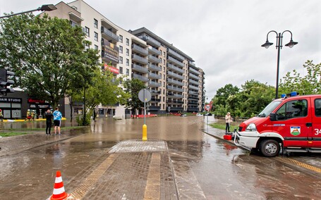 Szpital uratowany przed wodą, okolice zalane