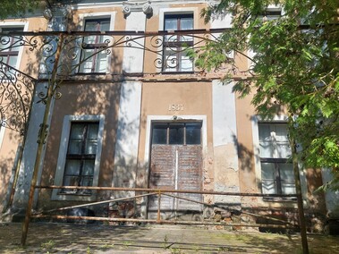 Pałac nad jeziorem  (Letnie przystAnki  odc. 8) 