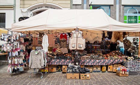 Na straganie w dzień targowy...