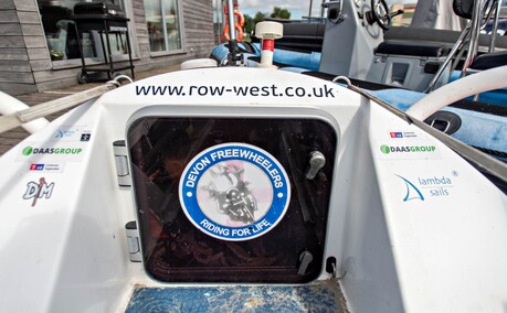 Dookoła świata na rowerze i łodzi wiosłowej