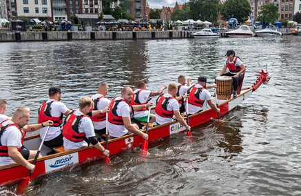 Smocze regaty na elbląskiej rzece