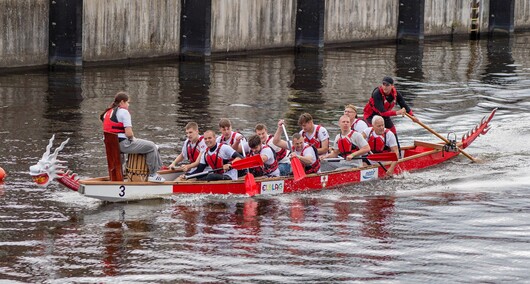 Smocze regaty na elbląskiej rzece