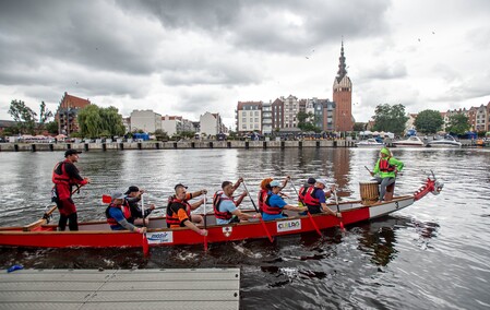Smocze regaty na elbląskiej rzece