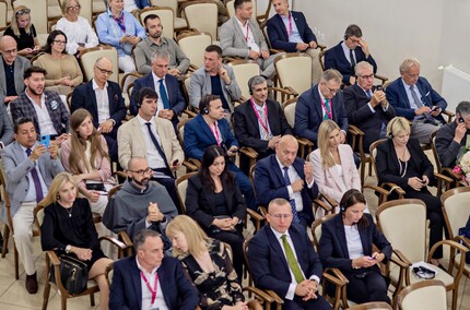 Otwarcie z chirurgiczną precyzją