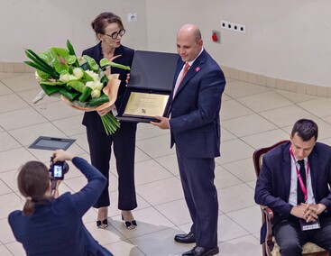 Otwarcie z chirurgiczną precyzją