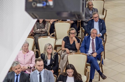 Otwarcie z chirurgiczną precyzją