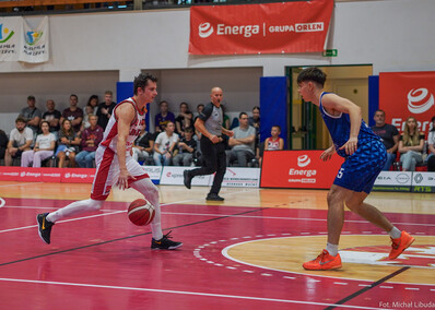 Elbasket wygrywa na inaugurację