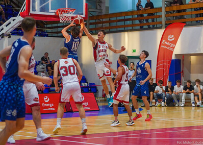 Elbasket wygrywa na inaugurację