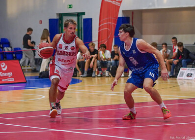 Elbasket wygrywa na inaugurację