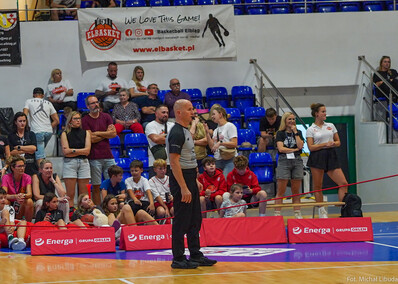 Elbasket wygrywa na inaugurację