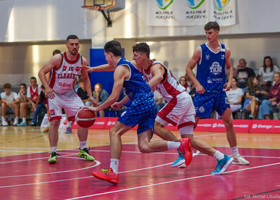 Elbasket wygrywa na inaugurację