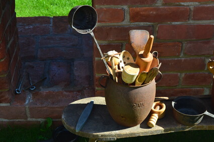 W Lipcach Reymontowskich na dziedzińcu Biblioteki