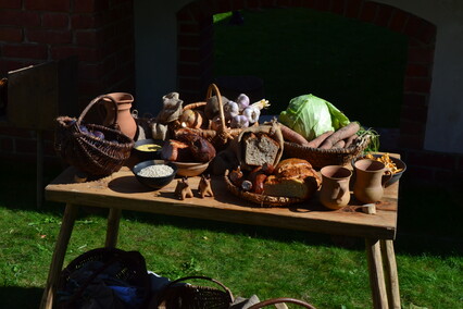 W Lipcach Reymontowskich na dziedzińcu Biblioteki