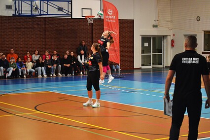 Truso gromi na inaugurację