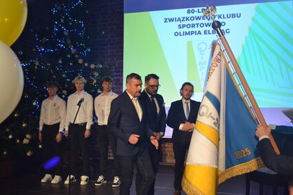 Nowy sztandar na 80. urodziny