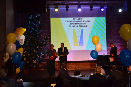 Nowy sztandar na 80. urodziny