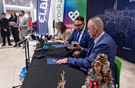 Niebieskie Trampki. Bez hejtu, bez używek i agresji